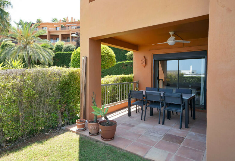 FOR SALE 🏡 Ground Floor Garden Apartment – Benatalaya, Atalaya, Estepona