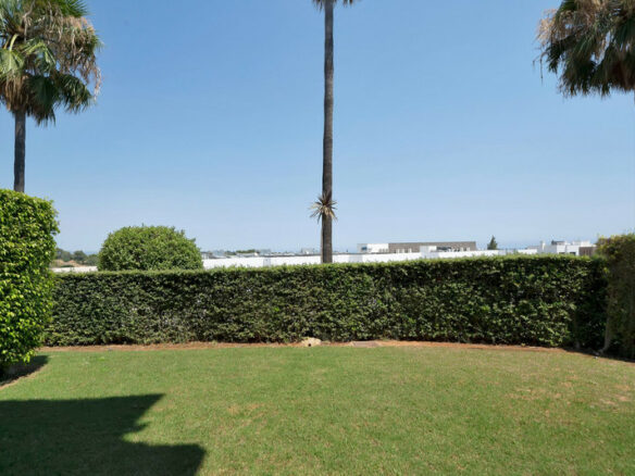 FOR SALE 🏡 Ground Floor Garden Apartment – Benatalaya, Atalaya, Estepona