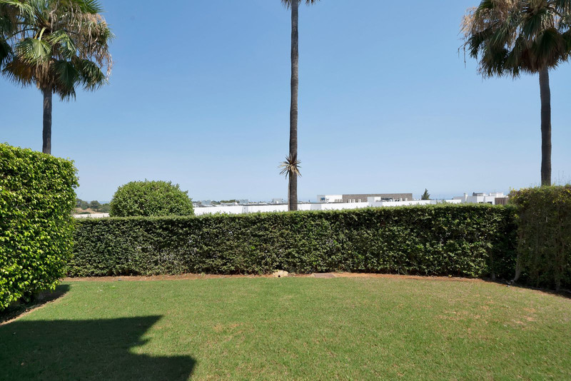 FOR SALE 🏡 Ground Floor Garden Apartment – Benatalaya, Atalaya, Estepona