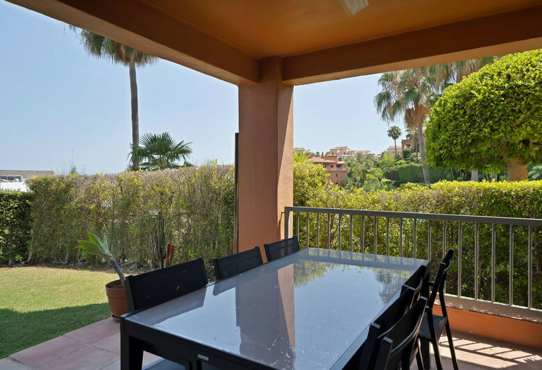 FOR SALE 🏡 Ground Floor Garden Apartment – Benatalaya, Atalaya, Estepona