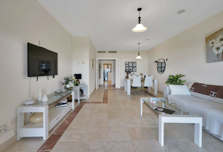 FOR SALE 🏡 Ground Floor Garden Apartment – Benatalaya, Atalaya, Estepona