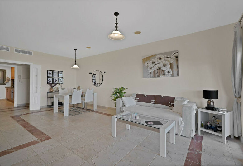 FOR SALE 🏡 Ground Floor Garden Apartment – Benatalaya, Atalaya, Estepona