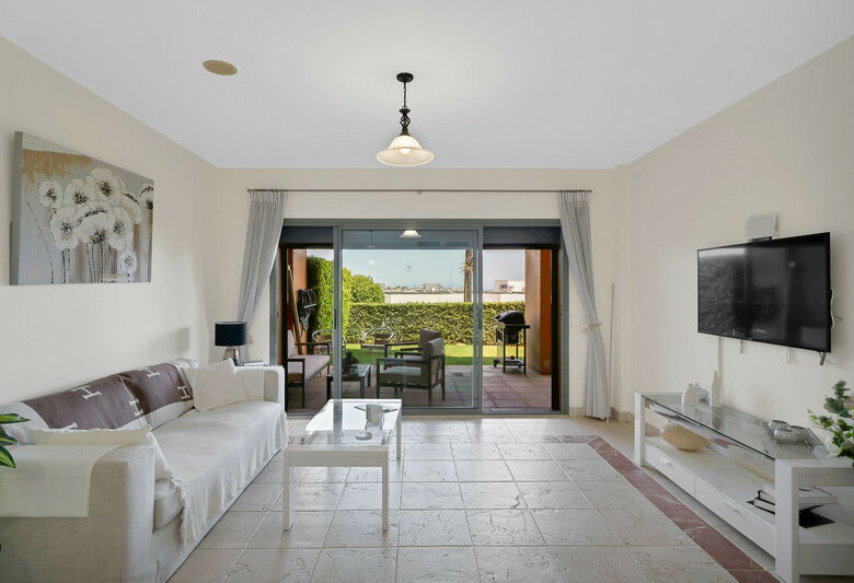 FOR SALE 🏡 Ground Floor Garden Apartment – Benatalaya, Atalaya, Estepona