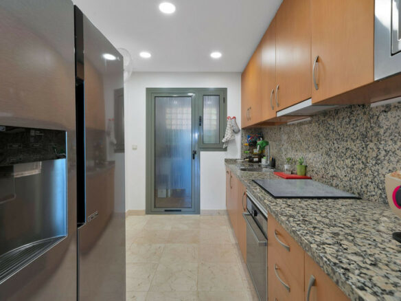 FOR SALE 🏡 Ground Floor Garden Apartment – Benatalaya, Atalaya, Estepona