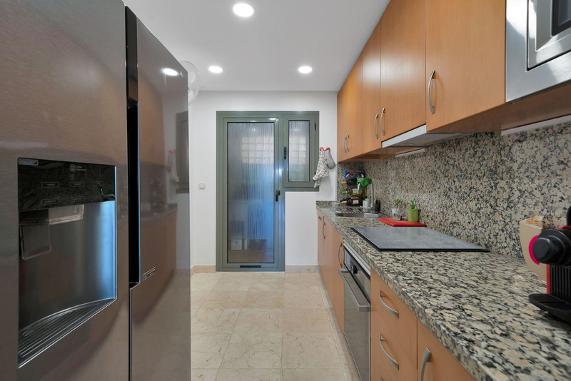 FOR SALE 🏡 Ground Floor Garden Apartment – Benatalaya, Atalaya, Estepona