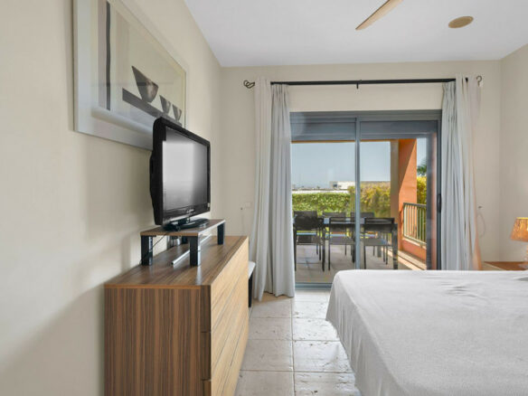 FOR SALE 🏡 Ground Floor Garden Apartment – Benatalaya, Atalaya, Estepona