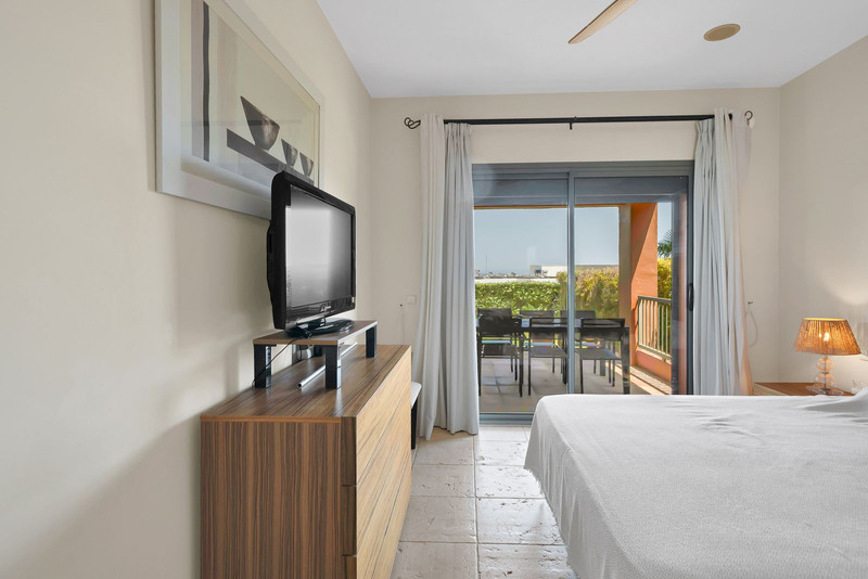 FOR SALE 🏡 Ground Floor Garden Apartment – Benatalaya, Atalaya, Estepona