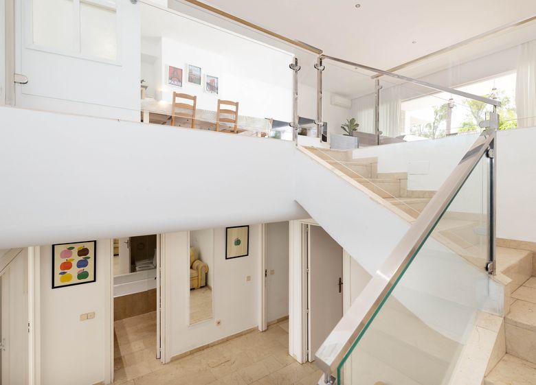 FOR SALE 🏡 380 M2 Duplex Garden Apartment with Reform Potential – Birdie Club, Río Real, Marbella