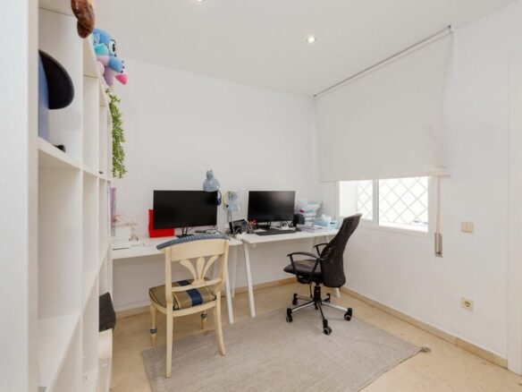 FOR SALE 🏡 380 M2 Duplex Garden Apartment with Reform Potential – Birdie Club, Río Real, Marbella