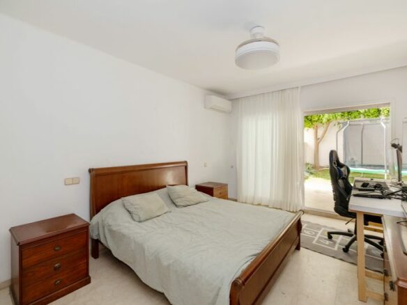 FOR SALE 🏡 380 M2 Duplex Garden Apartment with Reform Potential – Birdie Club, Río Real, Marbella