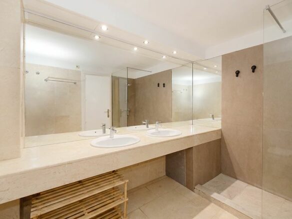 FOR SALE 🏡 380 M2 Duplex Garden Apartment with Reform Potential – Birdie Club, Río Real, Marbella