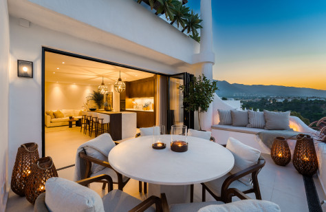 FOR SALE 🏡 Renovated Apartment with Sea Views – Coto Real, Golden Mile, Marbella