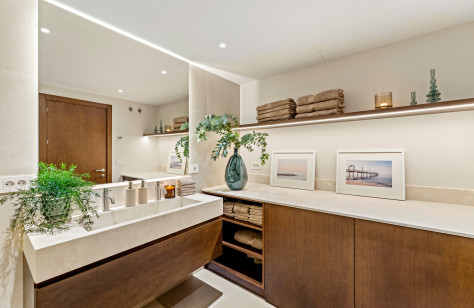 FOR SALE 🏡 Renovated Apartment with Sea Views – Coto Real, Golden Mile, Marbella