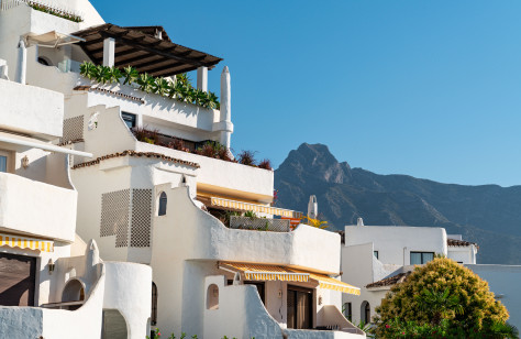 FOR SALE 🏡 Renovated Apartment with Sea Views – Coto Real, Golden Mile, Marbella
