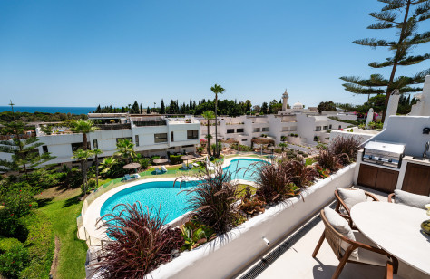 FOR SALE 🏡 Renovated Apartment with Sea Views – Coto Real, Golden Mile, Marbella