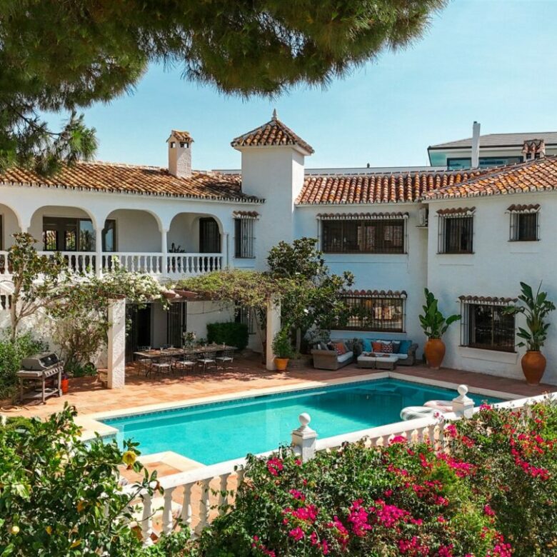 FOR SALE 🏡 Charming Family Villa with Sea Views – Sierrezuela, Mijas