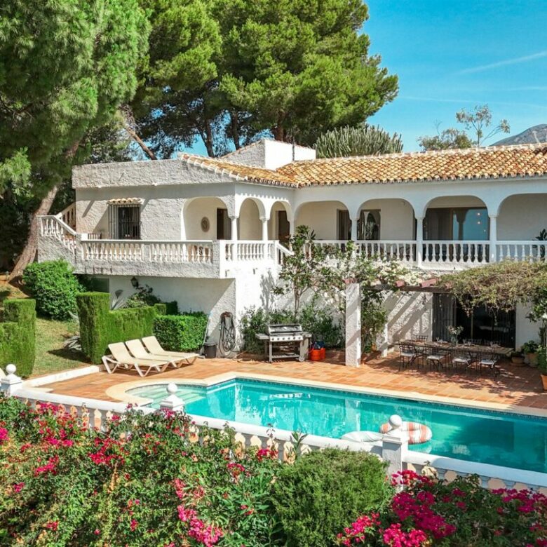 FOR SALE 🏡 Charming Family Villa with Sea Views – Sierrezuela, Mijas