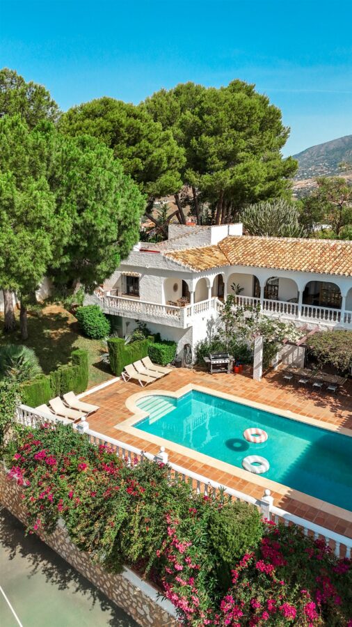 FOR SALE 🏡 Charming Family Villa with Sea Views – Sierrezuela, Mijas
