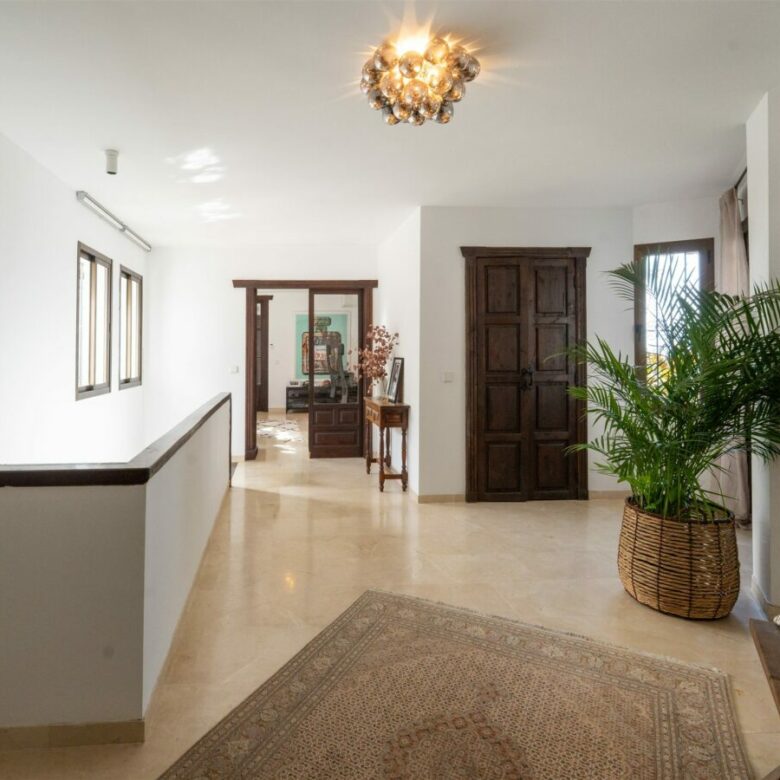 FOR SALE 🏡 Charming Family Villa with Sea Views – Sierrezuela, Mijas