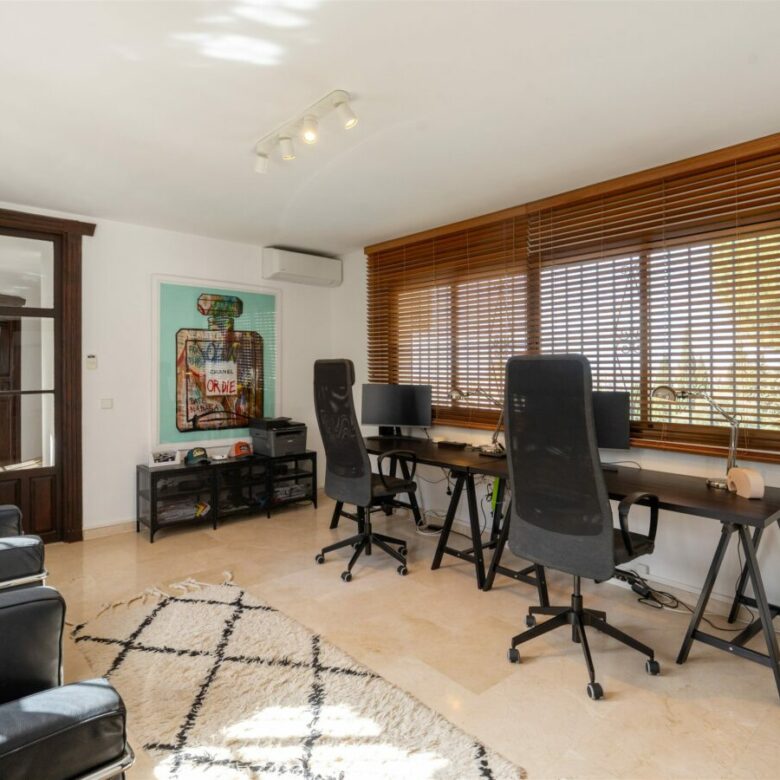 FOR SALE 🏡 Charming Family Villa with Sea Views – Sierrezuela, Mijas