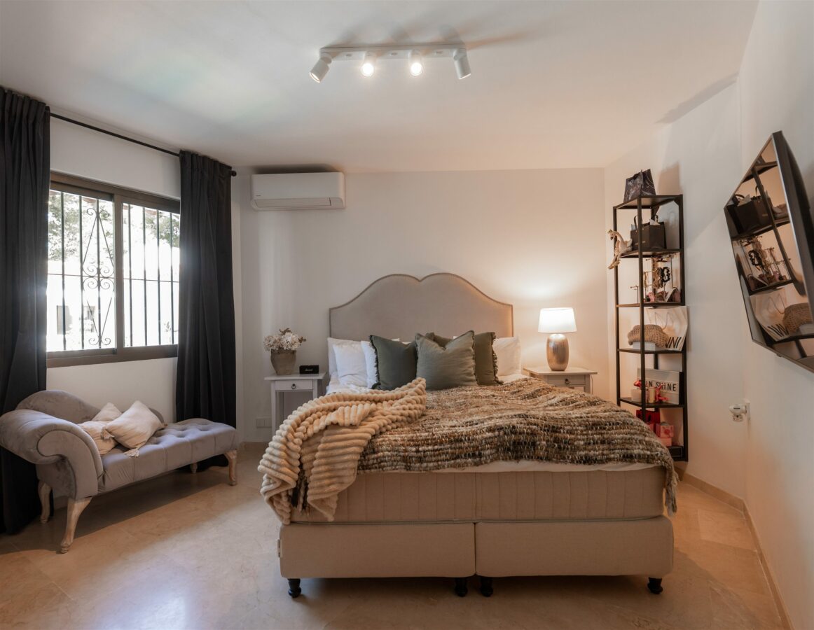 FOR SALE 🏡 Charming Family Villa with Sea Views – Sierrezuela, Mijas