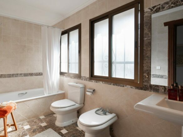 FOR SALE 🏡 Charming Family Villa with Sea Views – Sierrezuela, Mijas
