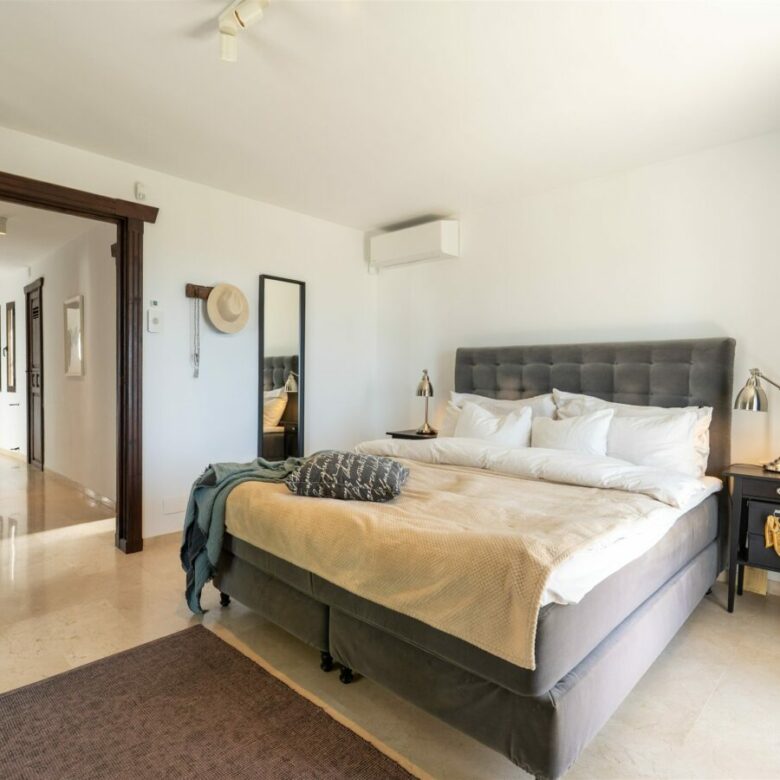FOR SALE 🏡 Charming Family Villa with Sea Views – Sierrezuela, Mijas