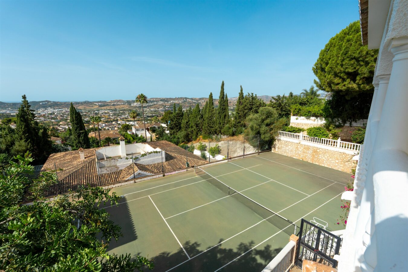 FOR SALE 🏡 Charming Family Villa with Sea Views – Sierrezuela, Mijas