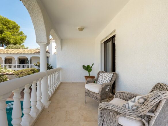 FOR SALE 🏡 Charming Family Villa with Sea Views – Sierrezuela, Mijas