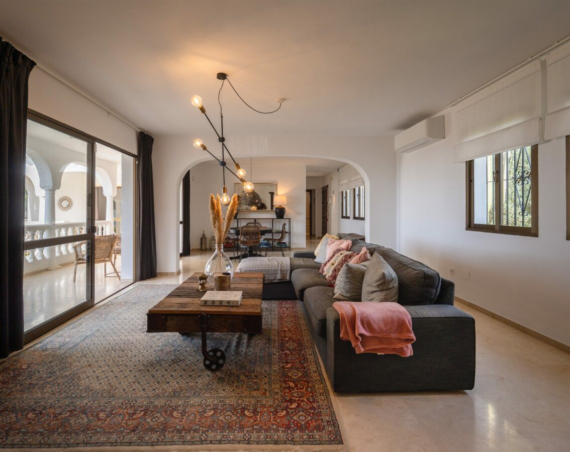 FOR SALE 🏡 Charming Family Villa with Sea Views – Sierrezuela, Mijas
