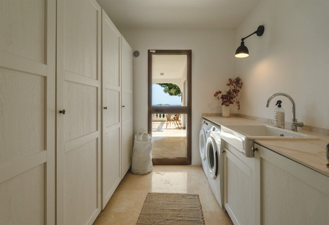 FOR SALE 🏡 Charming Family Villa with Sea Views – Sierrezuela, Mijas