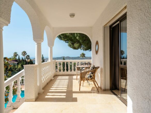 FOR SALE 🏡 Charming Family Villa with Sea Views – Sierrezuela, Mijas