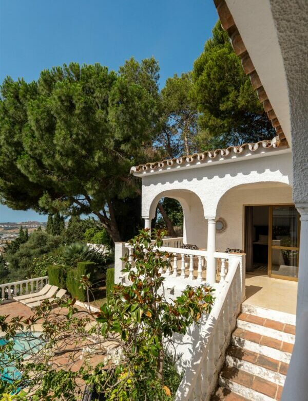FOR SALE 🏡 Charming Family Villa with Sea Views – Sierrezuela, Mijas