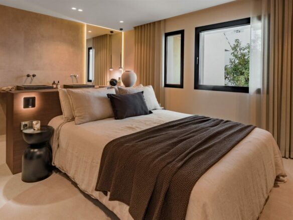 FOR SALE 🏡 Renovated Townhouse near Aloha Golf – Aloha, Nueva Andalucía, Marbella