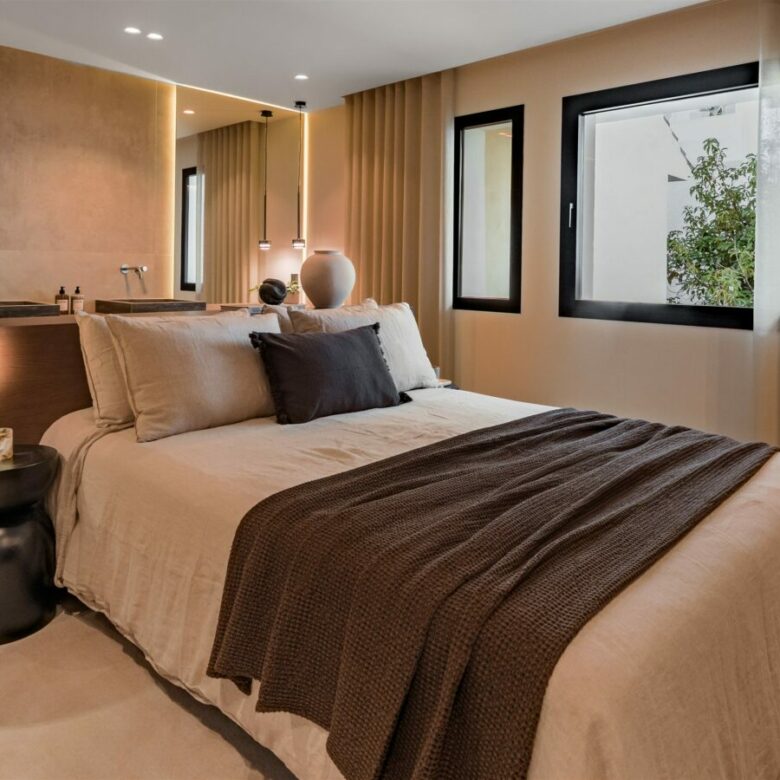 FOR SALE 🏡 Renovated Townhouse near Aloha Golf – Aloha, Nueva Andalucía, Marbella
