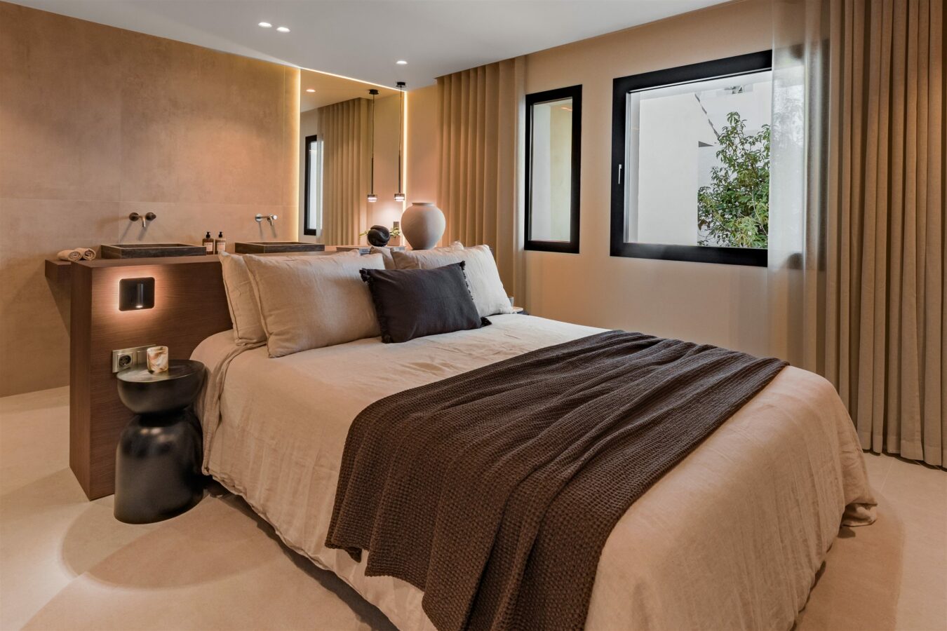 FOR SALE 🏡 Renovated Townhouse near Aloha Golf – Aloha, Nueva Andalucía, Marbella