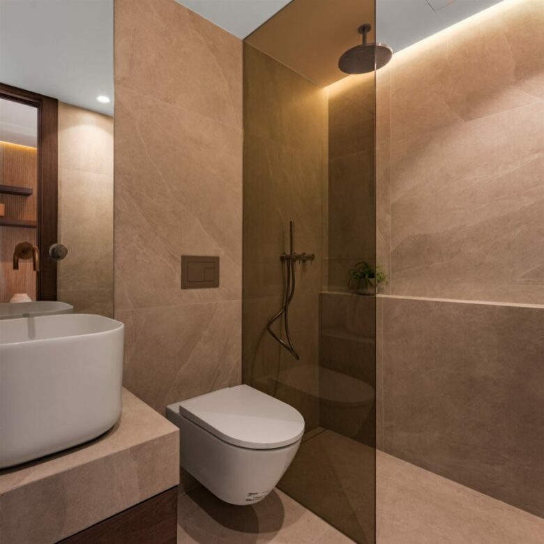 FOR SALE 🏡 Renovated Townhouse near Aloha Golf – Aloha, Nueva Andalucía, Marbella