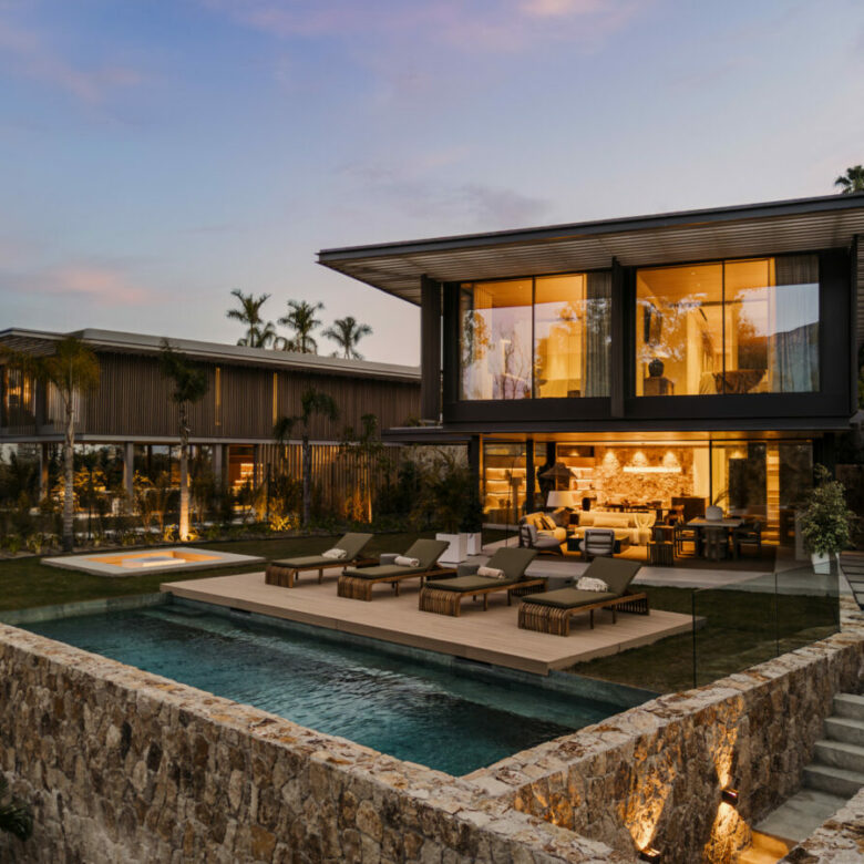 FOR SALE 🏡 Striking Modern Villa with Sea Views in the Golf Valley – La Cerquilla, Nueva Andalucía