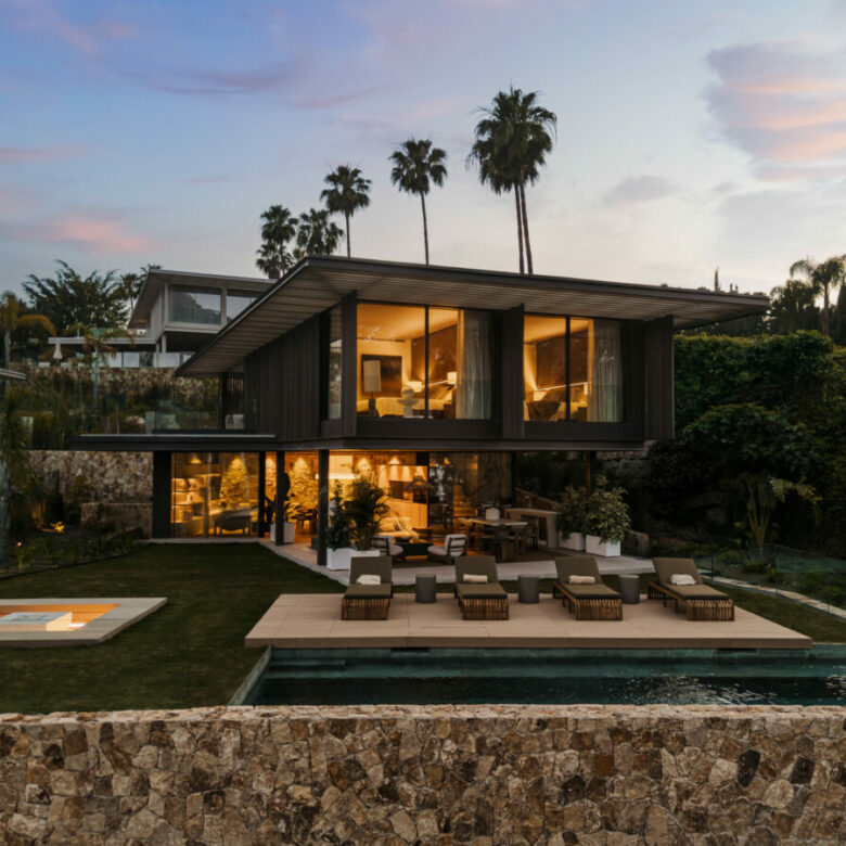 FOR SALE 🏡 Striking Modern Villa with Sea Views in the Golf Valley – La Cerquilla, Nueva Andalucía
