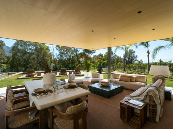 FOR SALE 🏡 Striking Modern Villa with Sea Views in the Golf Valley – La Cerquilla, Nueva Andalucía