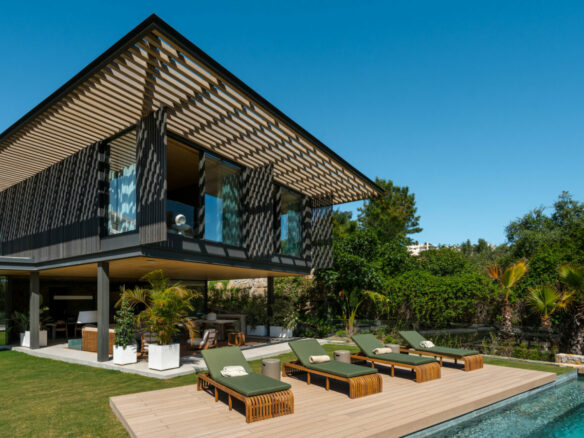 FOR SALE 🏡 Striking Modern Villa with Sea Views in the Golf Valley – La Cerquilla, Nueva Andalucía