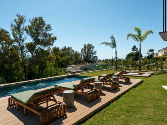 FOR SALE 🏡 Striking Modern Villa with Sea Views in the Golf Valley – La Cerquilla, Nueva Andalucía