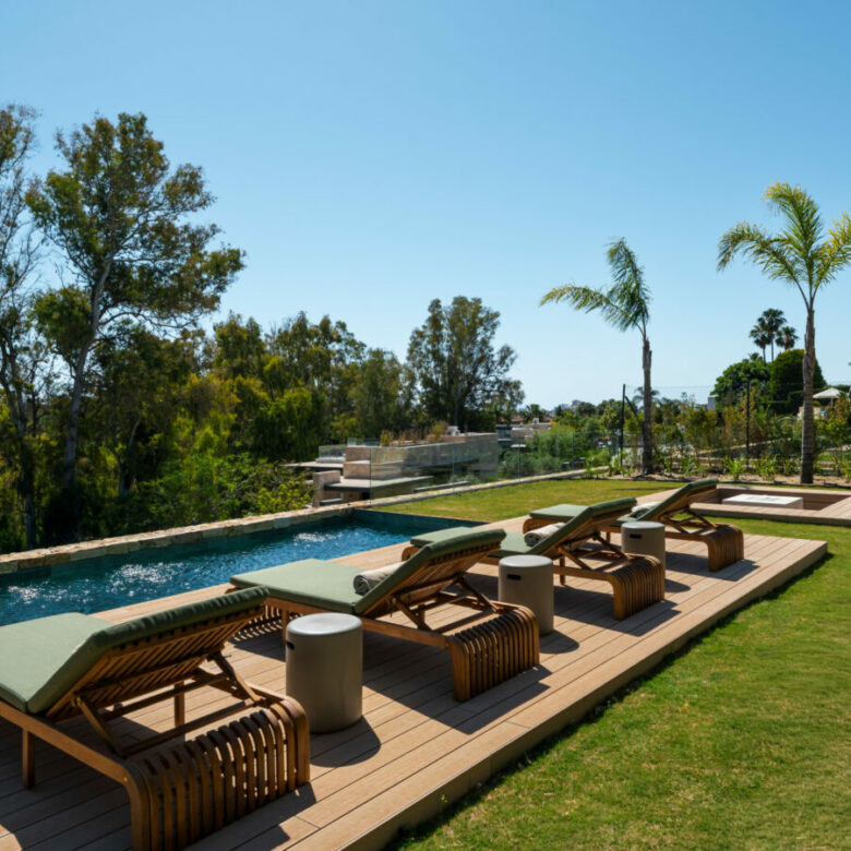 FOR SALE 🏡 Striking Modern Villa with Sea Views in the Golf Valley – La Cerquilla, Nueva Andalucía