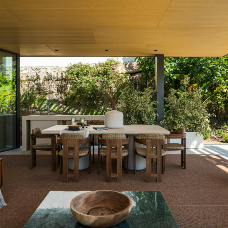 FOR SALE 🏡 Striking Modern Villa with Sea Views in the Golf Valley – La Cerquilla, Nueva Andalucía