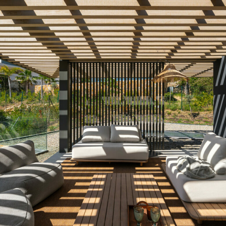 FOR SALE 🏡 Striking Modern Villa with Sea Views in the Golf Valley – La Cerquilla, Nueva Andalucía