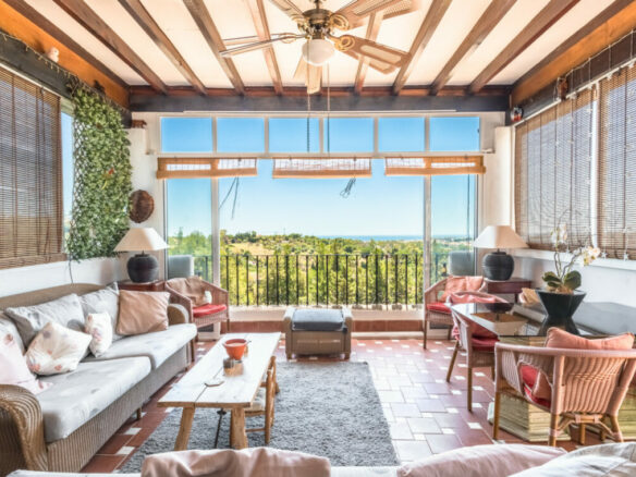 FOR SALE 🏡 305 M2 Duplex Penthouse to Renovate – Club Sierra, Golden Mile, Marbella