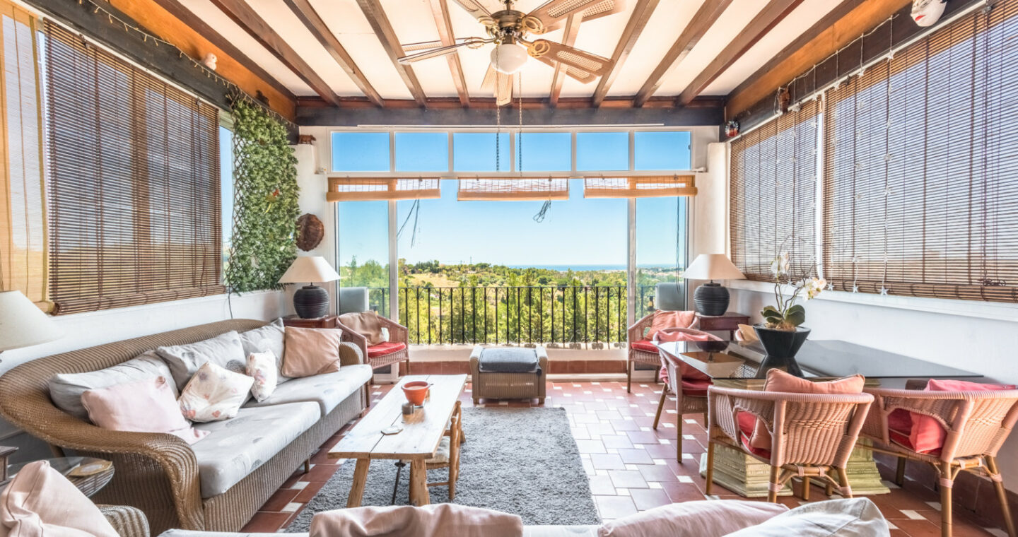 FOR SALE 🏡 305 M2 Duplex Penthouse to Renovate – Club Sierra, Golden Mile, Marbella