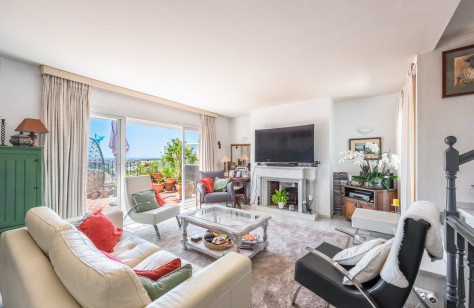 FOR SALE 🏡 305 M2 Duplex Penthouse to Renovate – Club Sierra, Golden Mile, Marbella