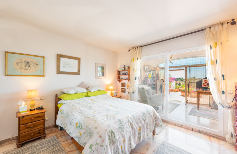 FOR SALE 🏡 305 M2 Duplex Penthouse to Renovate – Club Sierra, Golden Mile, Marbella