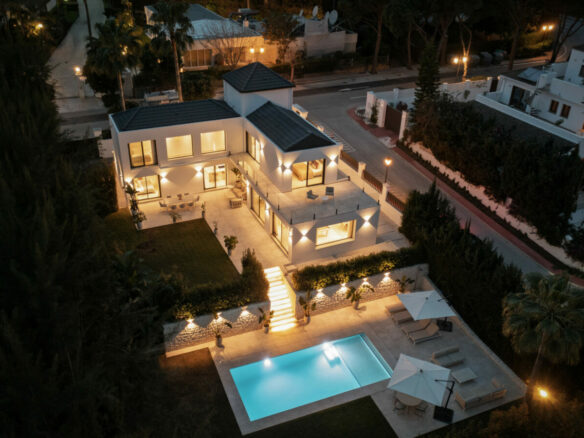 FOR SALE 🏡 Fully Renovated Villa on a Quiet Cul-de-Sac – Las Brisas, Nueva Andalucía, Marbella